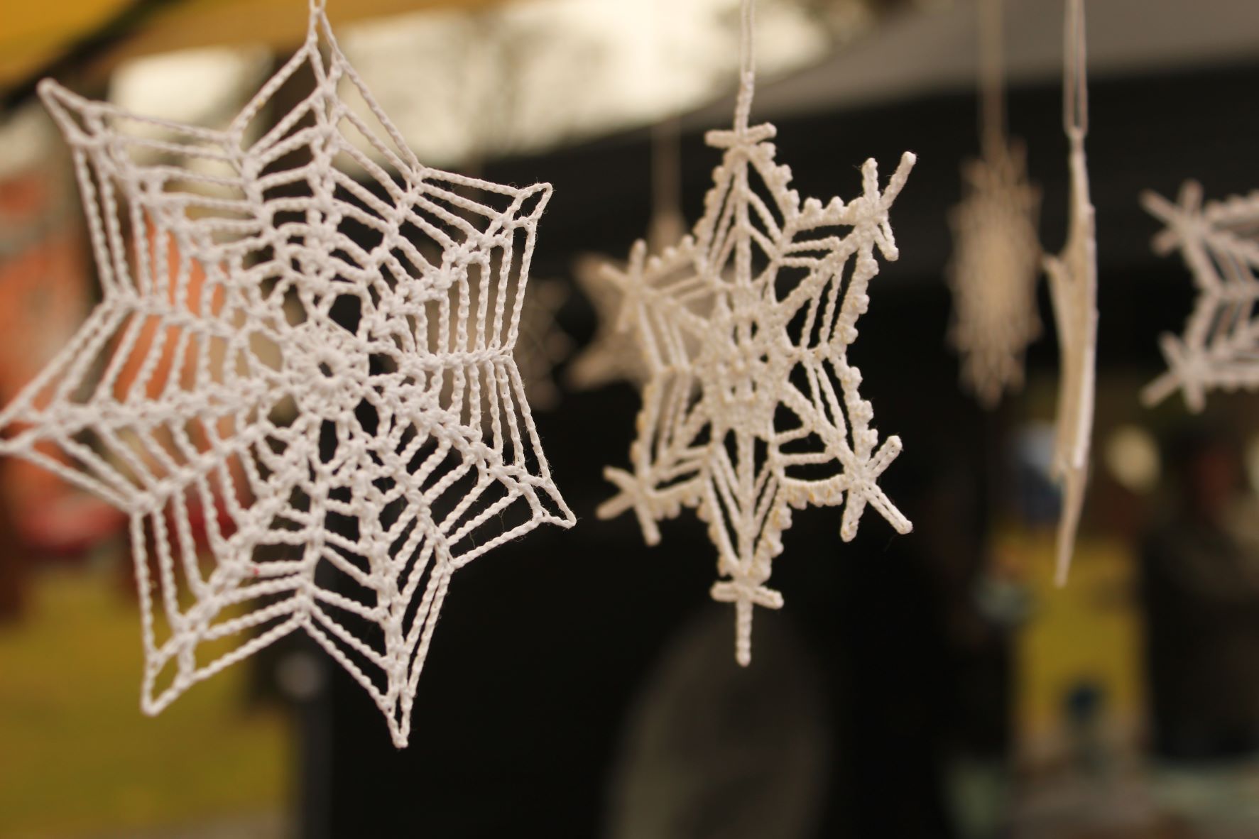 swiateczny kiermasz produktow lokalnych naleczow